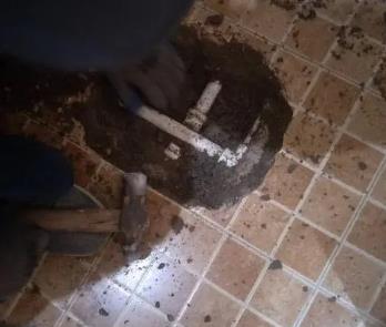 若尔盖卫生间漏水维修公司为您分享下卫生间渗水如何处理及注意事项
